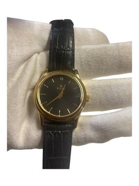 Vintage Bulova watch black leather straps Date